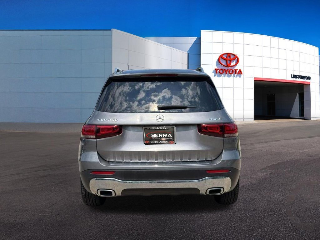 Used 2021 Silver Mercedes-Benz GLB 250 image 13