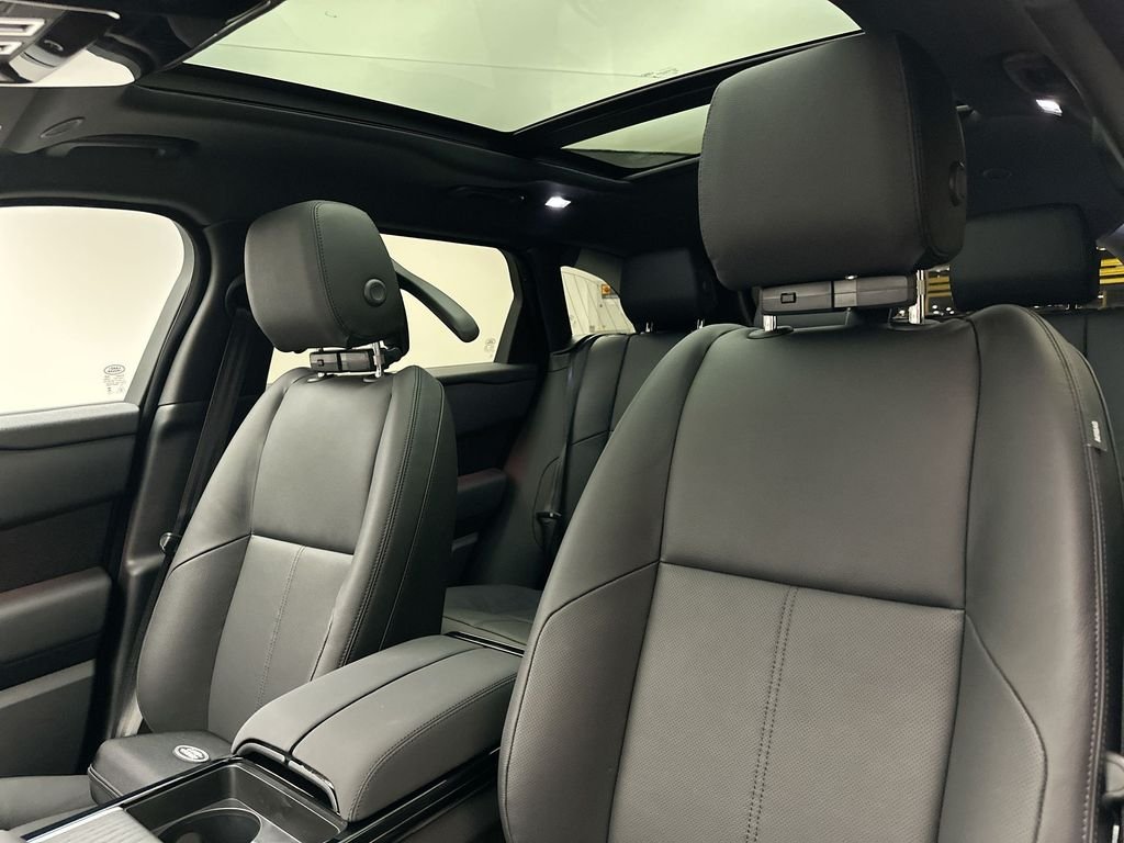Used 2026 Santorini Black Metallic Land Rover S image 9