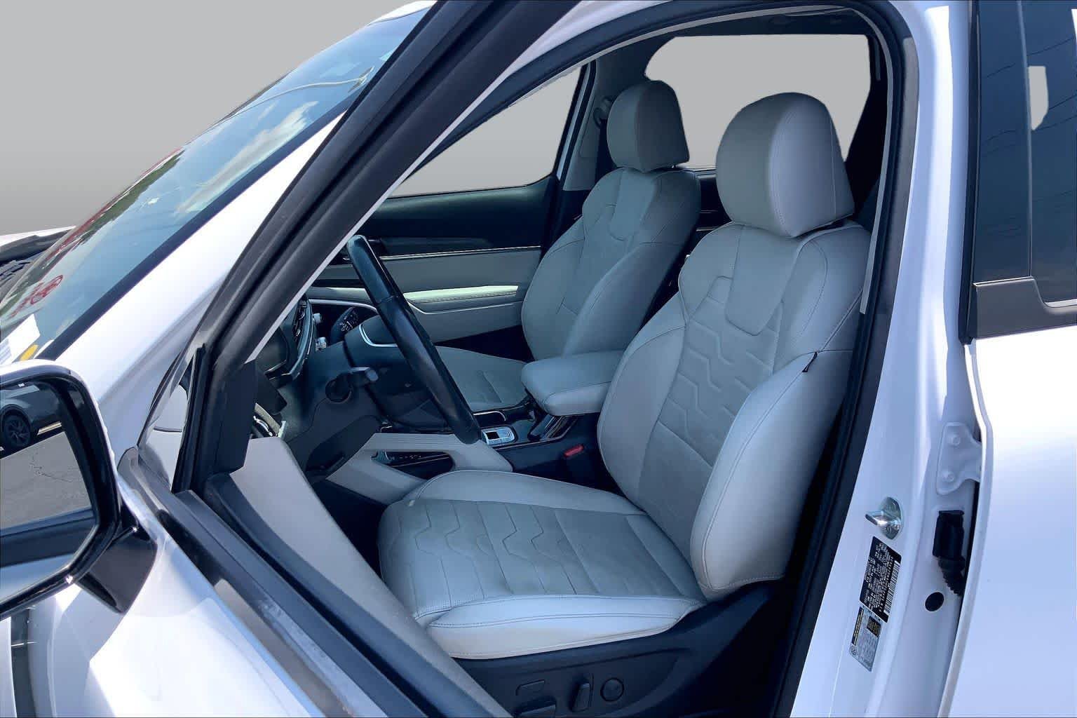 Used 2022 Glacial White Pearl Kia SX image 8