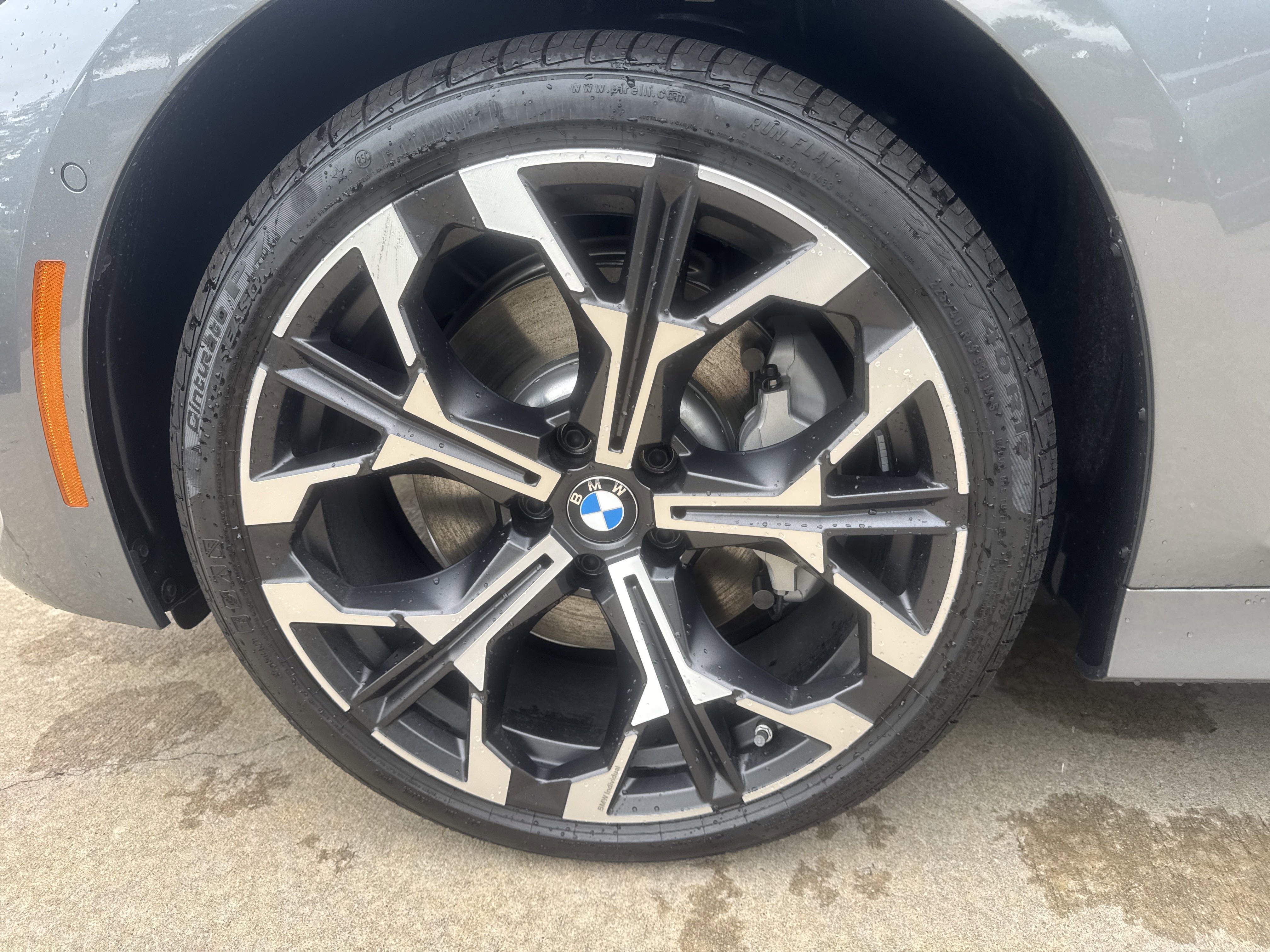 2025 BMW 3 Series 330i - Photo 26