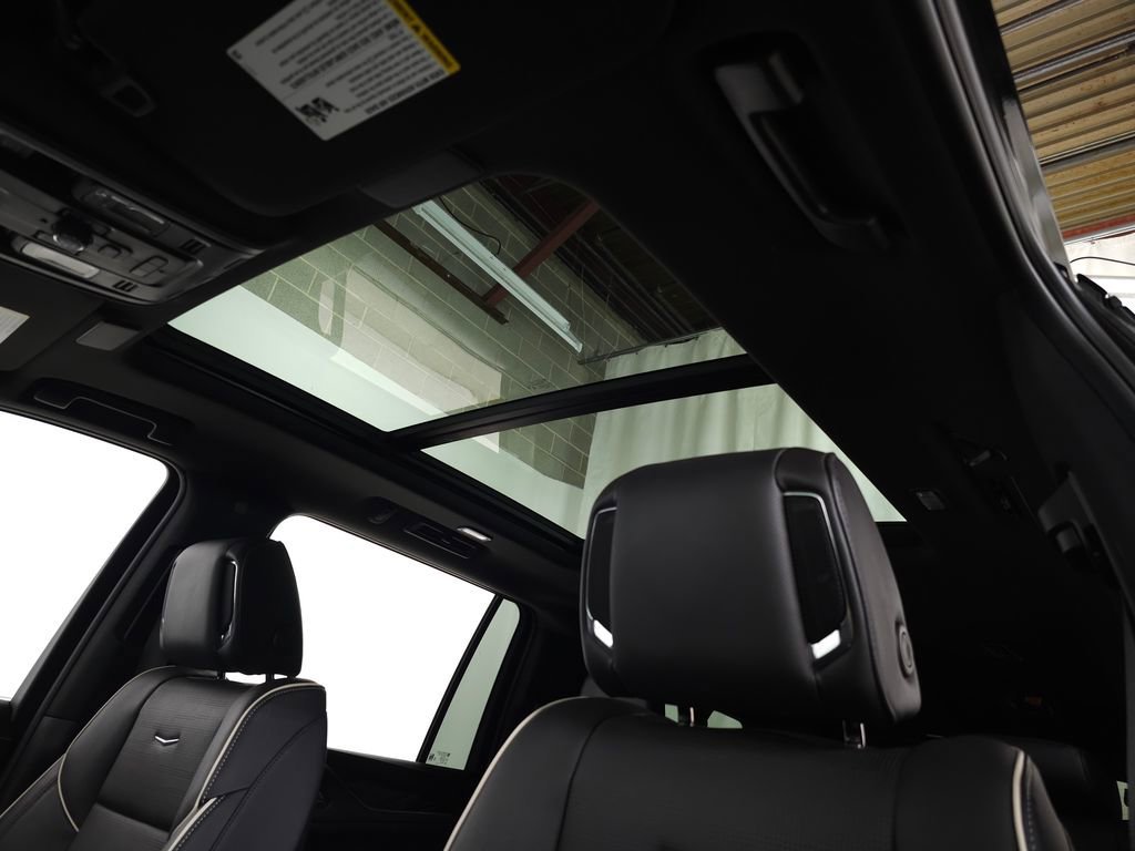 2023 Cadillac Escalade ESV Sport - Photo 17