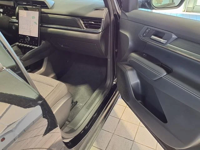 Used 2026 Ebony Twilight Metallic GMC Elevation image 25
