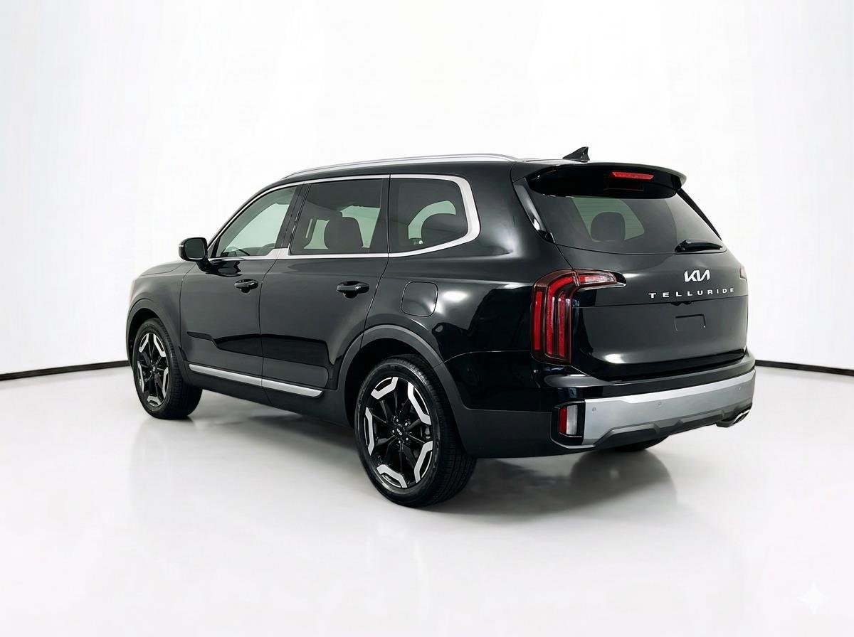 Used 2025 Ebony Black Kia S image 4