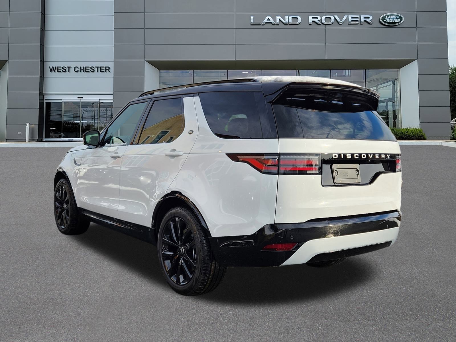 2026 Land Rover Discovery Gemini Edition - Photo 3