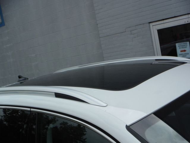 Used 2026 White Volkswagen SE image 3