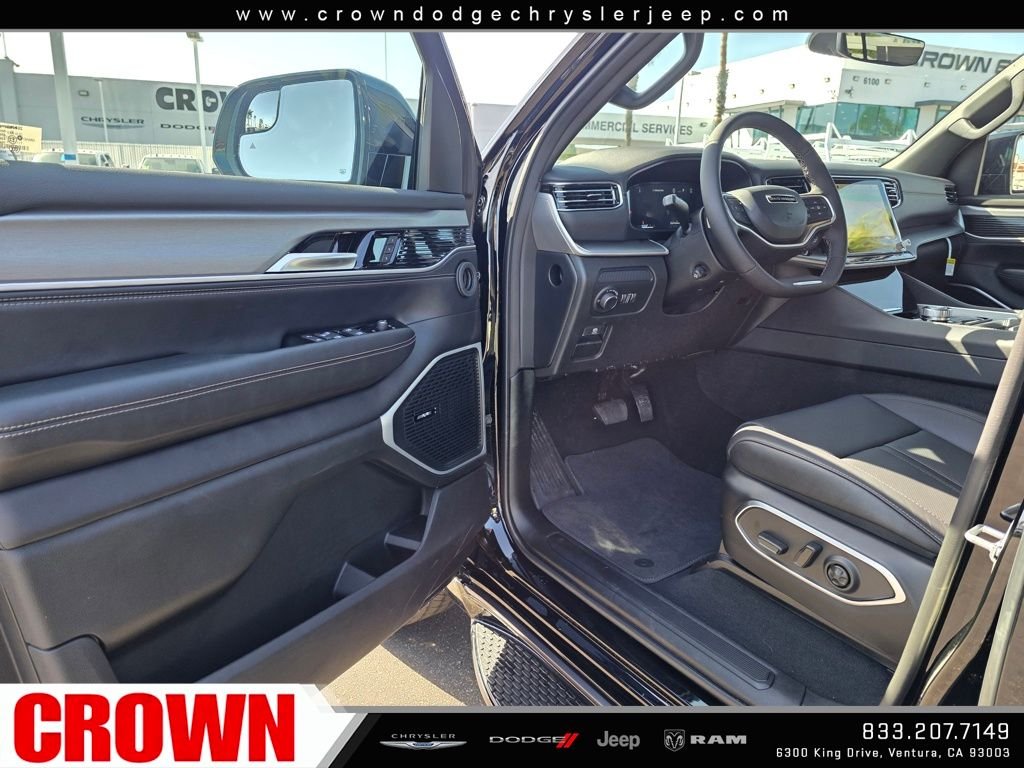 New 2026 High Gloss Black Exterior Paint Jeep Limited Altitude image 17