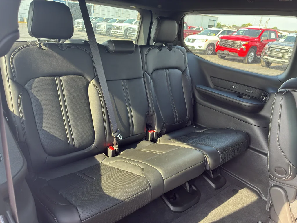 Used 2025 Velvet Red Pearlcoat Jeep Series III image 16
