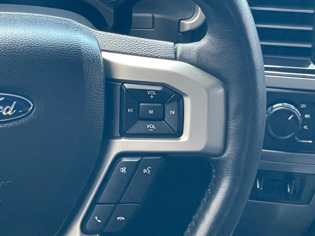 Used 2022 Star White Metallic Tri-Coat Ford LARIAT image 15