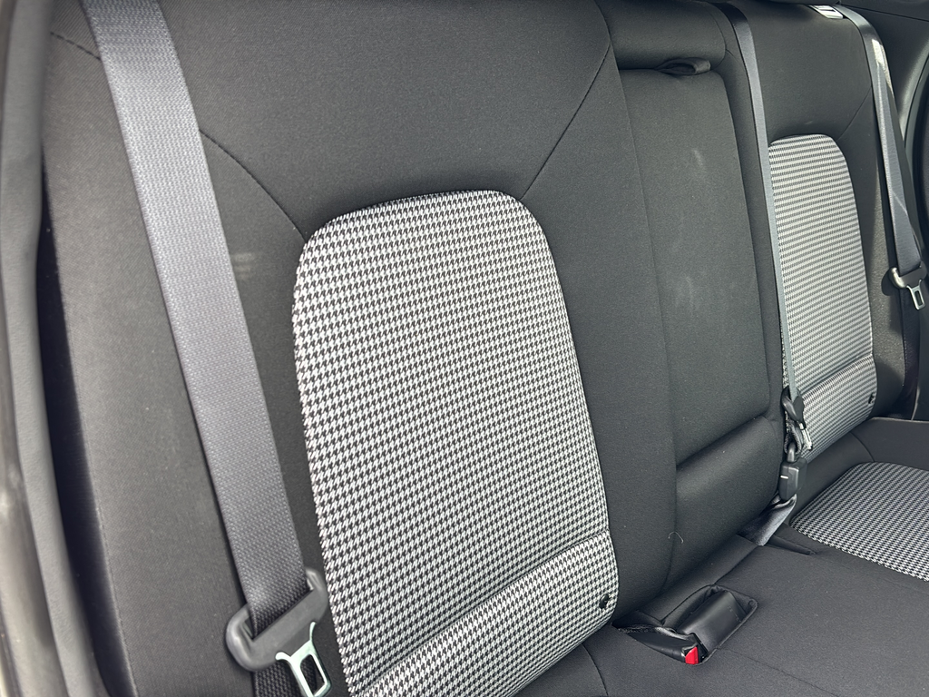 Used 2021 Chalk White Hyundai NIGHT image 41