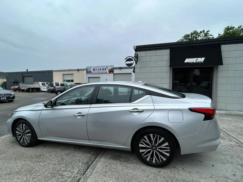 Used 2024 Silver Nissan 2.5 SV Sedan 4D image 5