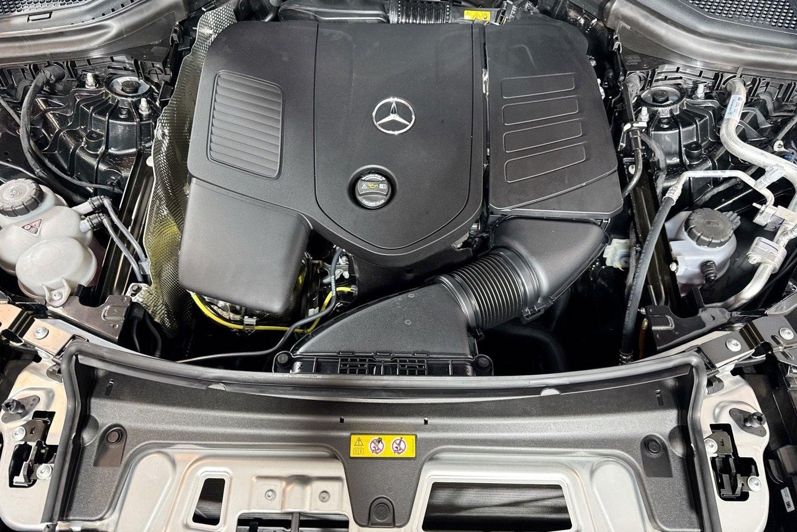 New 2026 Graphite Grey Metallic Mercedes-Benz GLC 300 image 28