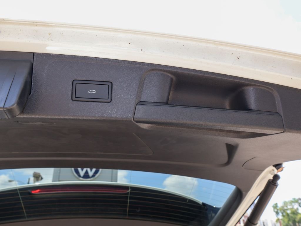 New 2026 White Volkswagen 2.0T SEL image 11