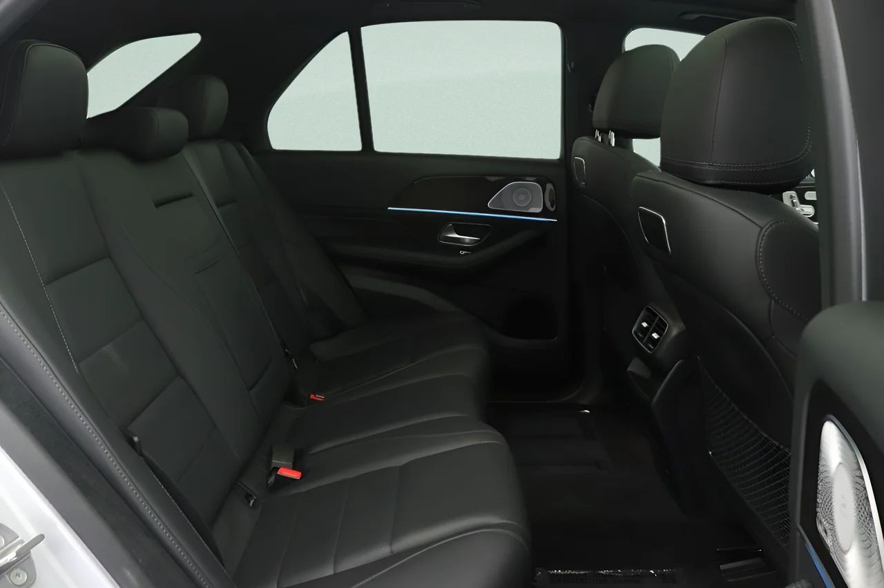 Used 2020 Silver Mercedes-Benz 450 4MATIC® AMG® Package image 29
