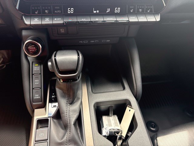 Used 2024  Toyota Base image 38