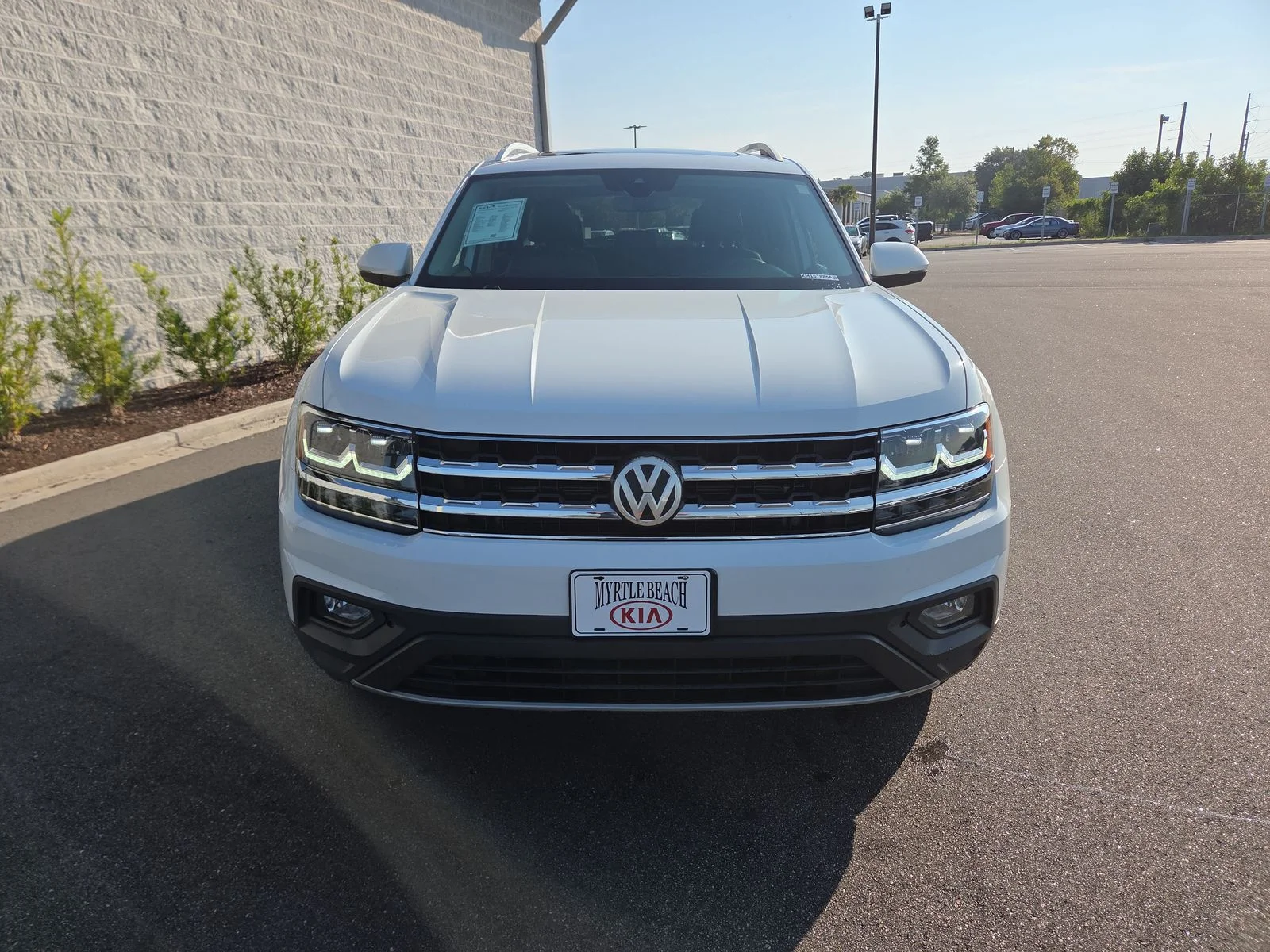 Used 2019 Pure White Volkswagen 2.0T SE w/Technology image 9