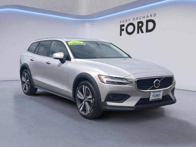 Used 2025 Silver Volvo  image 8
