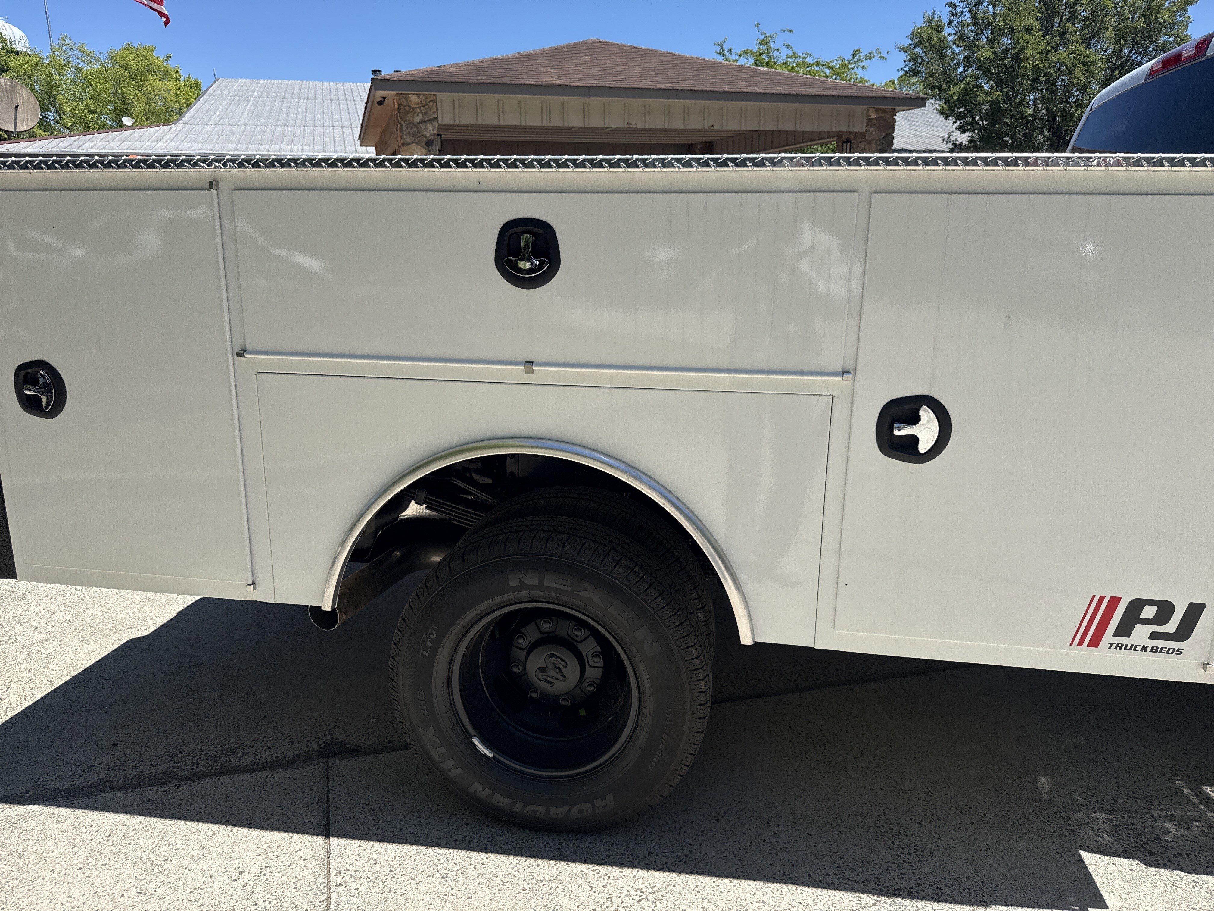 New 2026 Bright White Clear-Coat Exterior Paint RAM Tradesman image 20