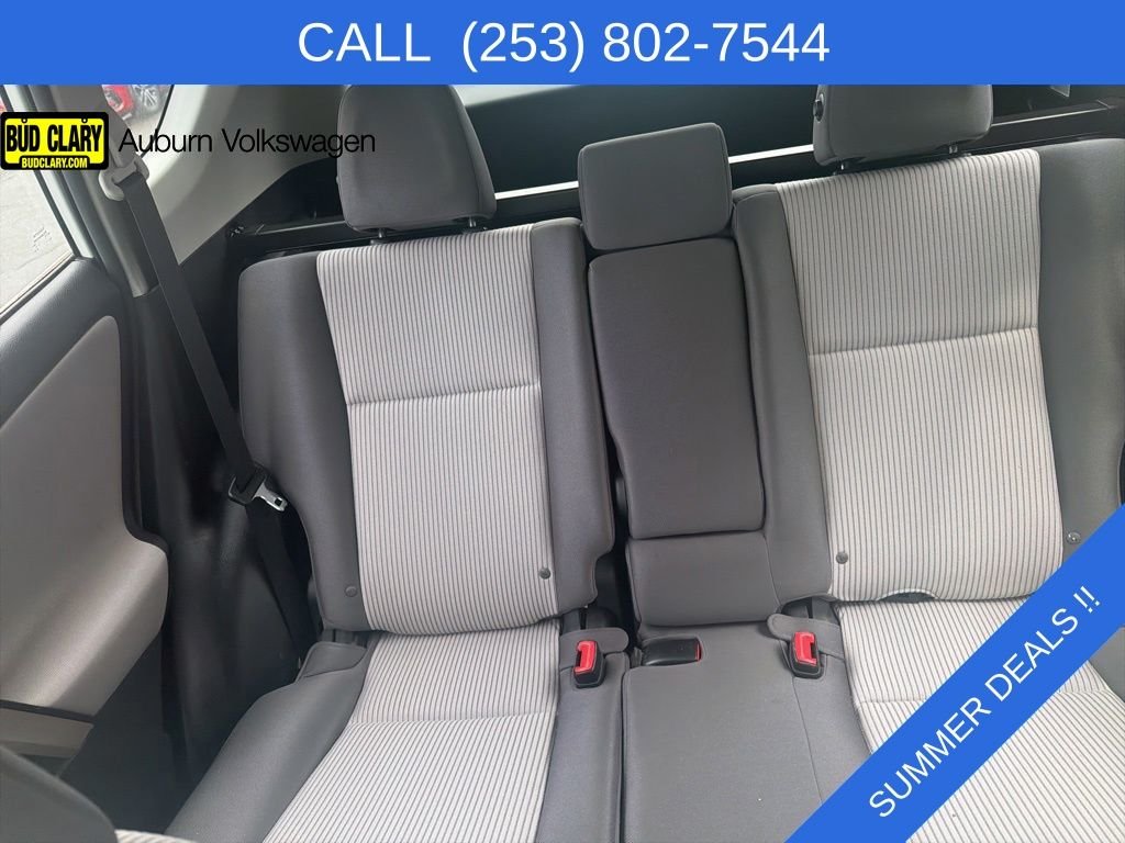 Used 2015 White Toyota LE image 11