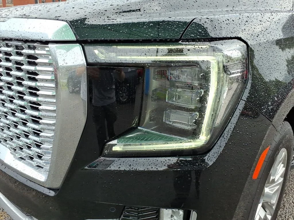 Used 2024 Black GMC Denali image 2