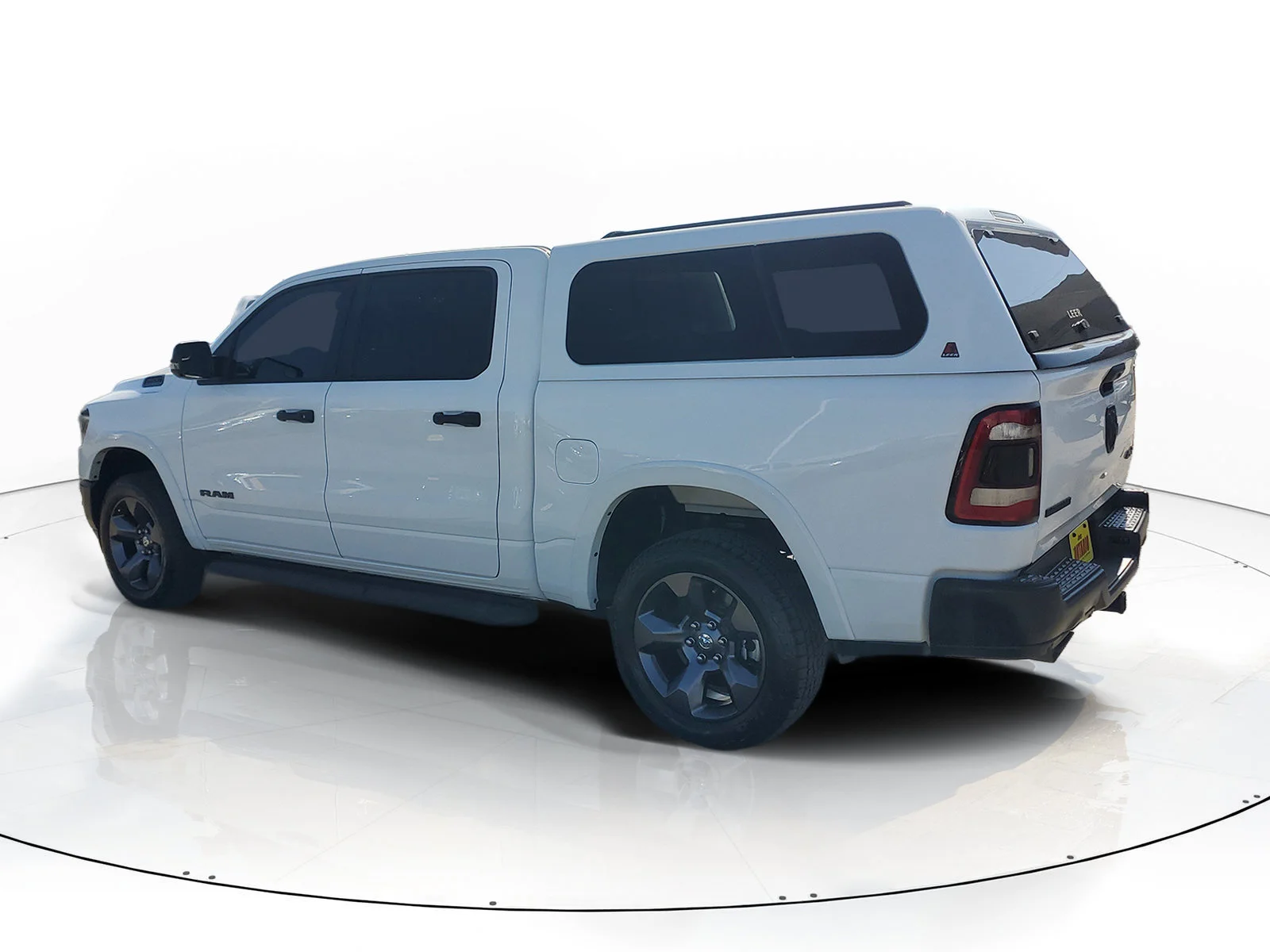 Certified Used 2023 White Ram Big Horn/Lone Star image 6
