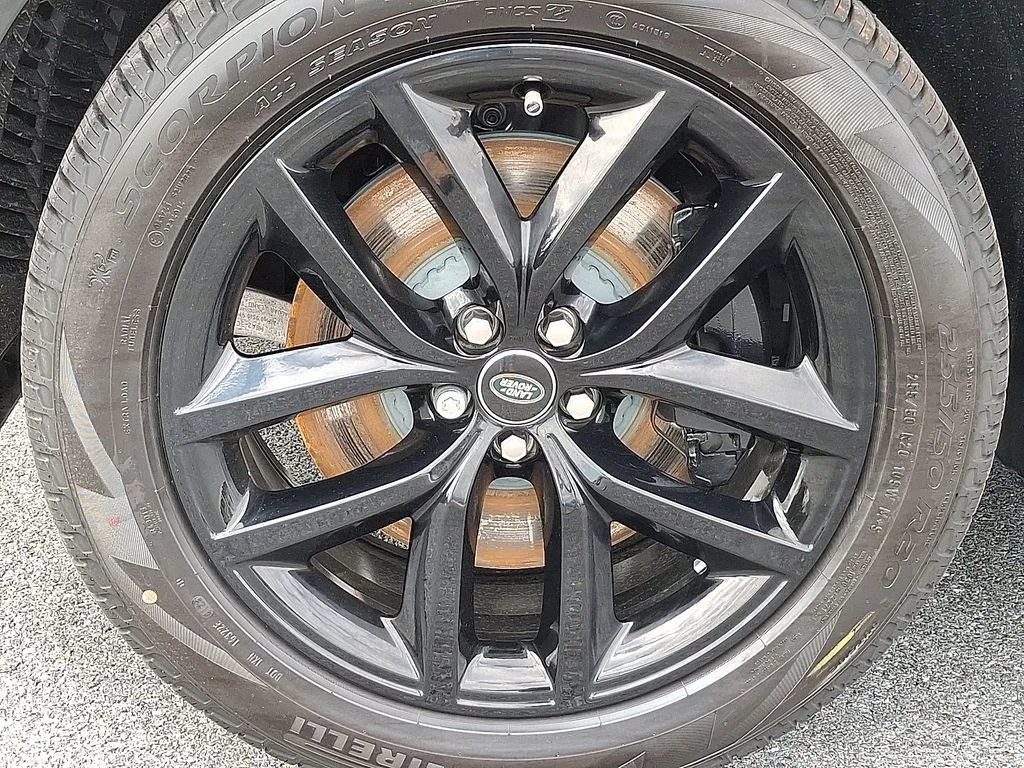 New 2026 Santorini Black Land Rover S image 5