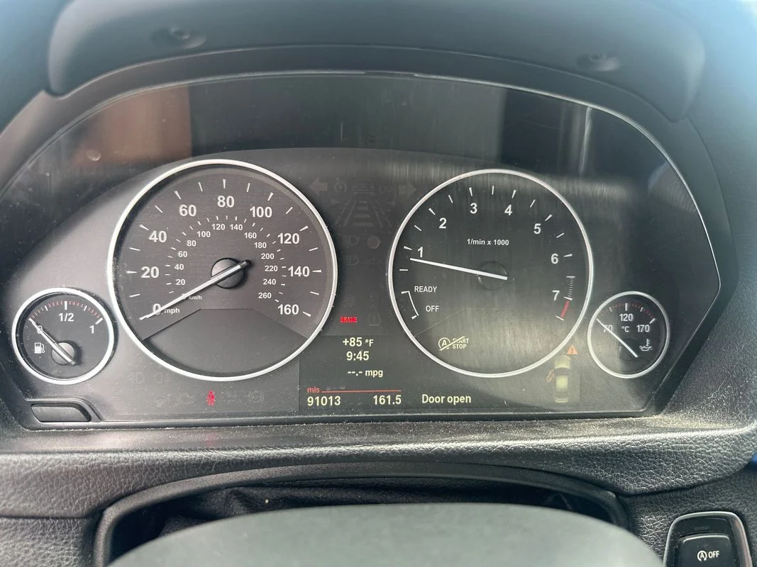 Used 2013 Red BMW xDrive image 17