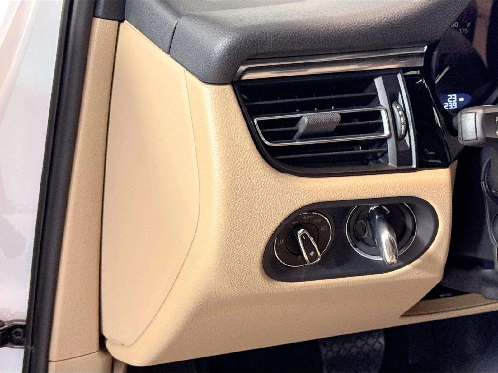 Used 2026 White Porsche  image 13