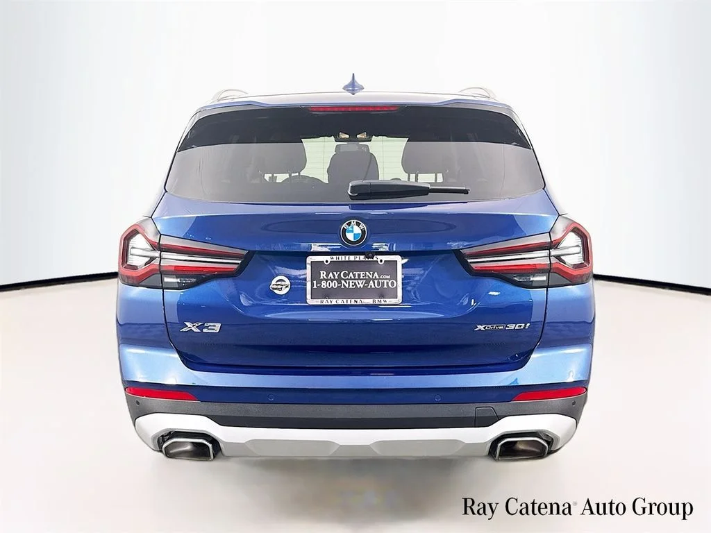 Used 2024 Blue BMW xDrive30i image 6