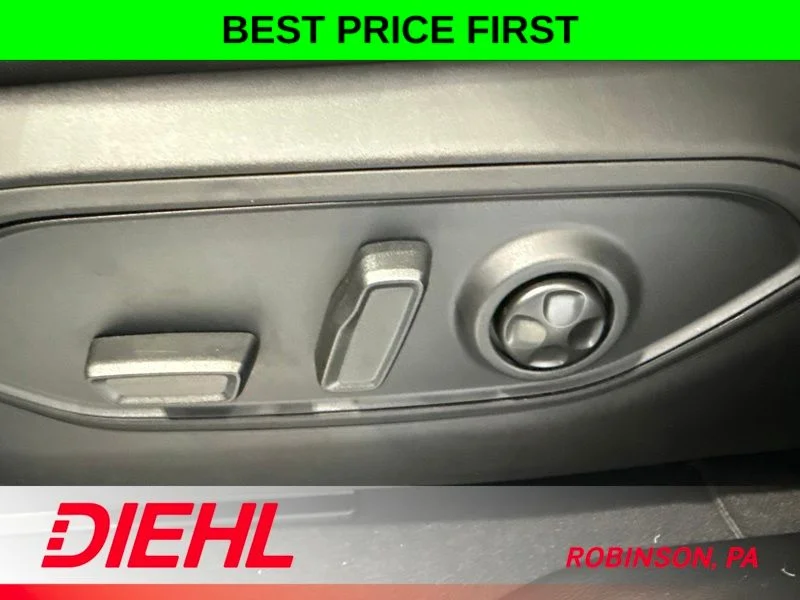 New 2026 Bright White Clear-Coat Exterior Paint Jeep  image 22