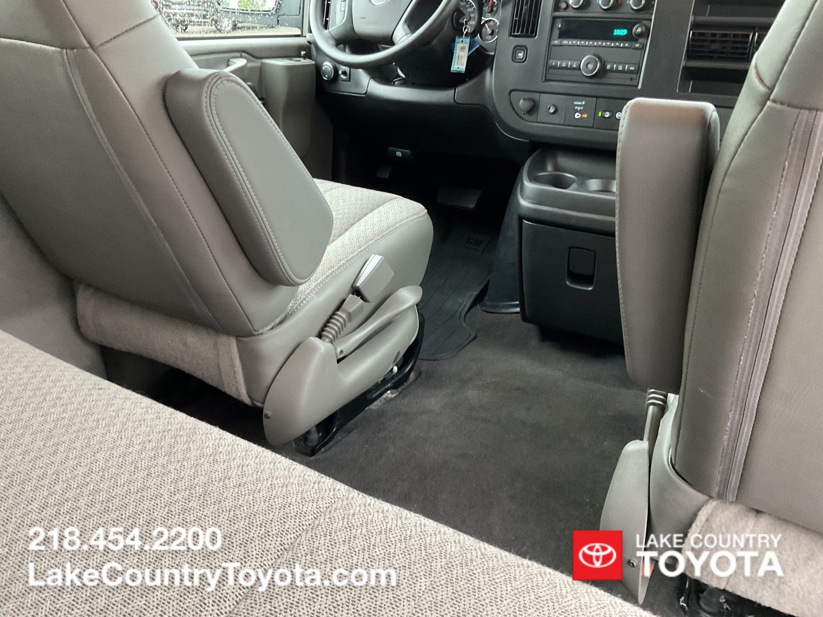 Used 2025 White Chevrolet LT image 17