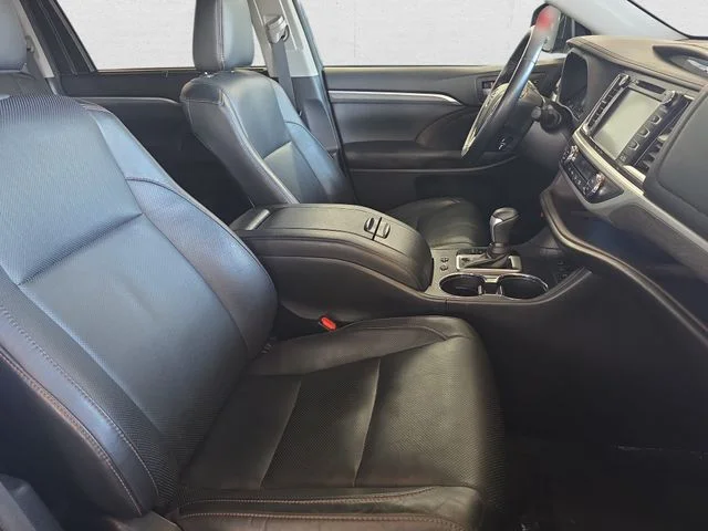 Used 2018 Shoreline Mist Toyota Limited Platinum image 10