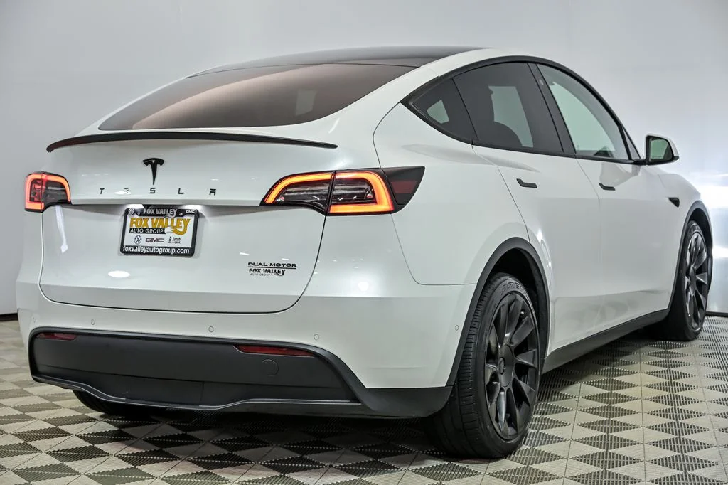 Used 2021 White Tesla Long Range image 8