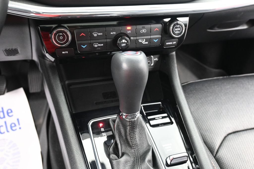 Used 2022 Red Jeep Limited image 10