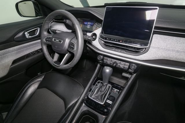 Used 2023 Black Jeep Latitude image 19