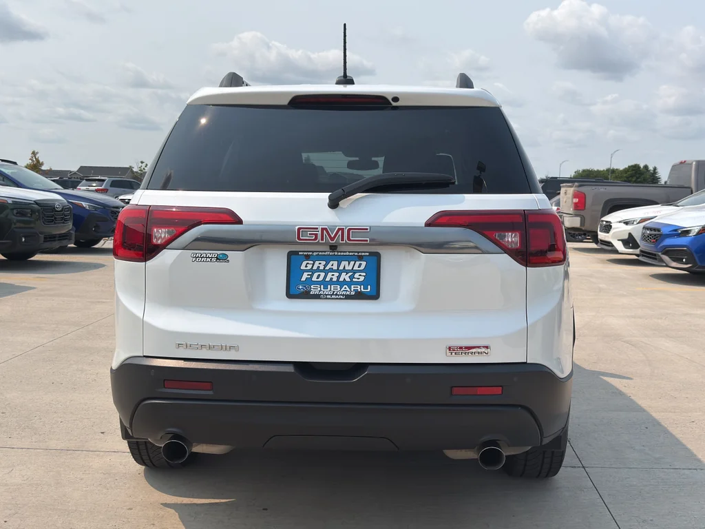 Used 2018 White Frost Tricoat GMC SLT image 6