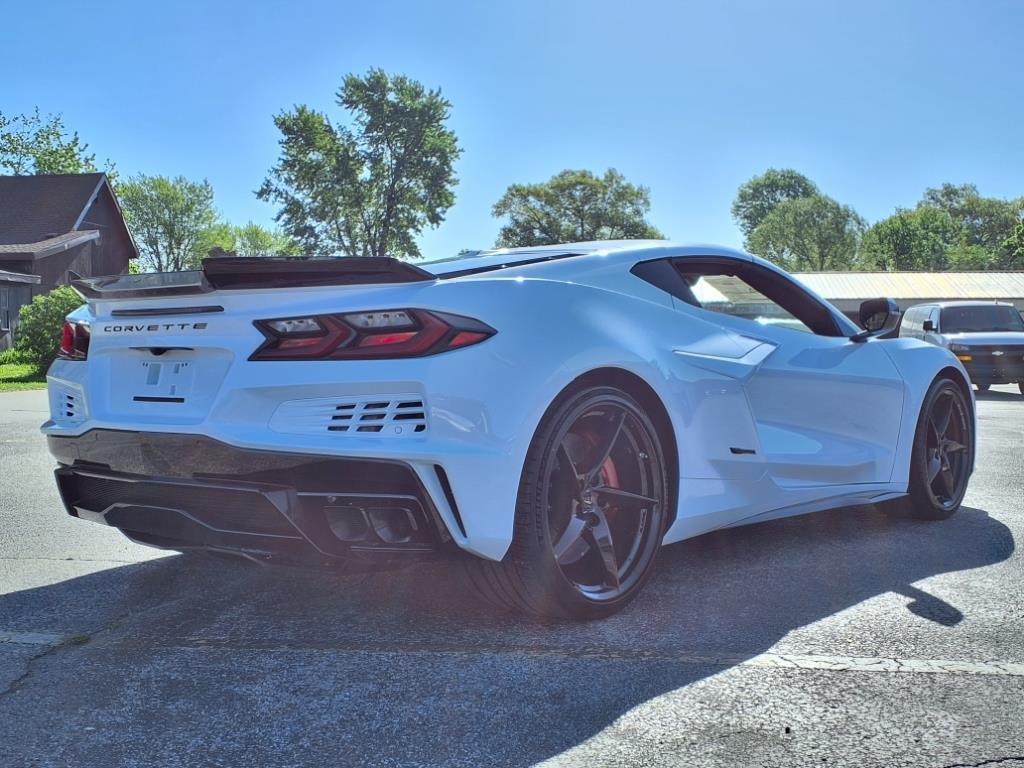 2025 Chevrolet Corvette 2LZ - Photo 8