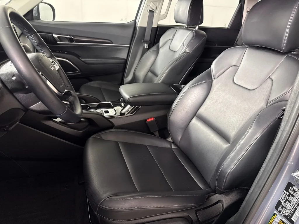 Used 2025 Silver Kia LX image 11