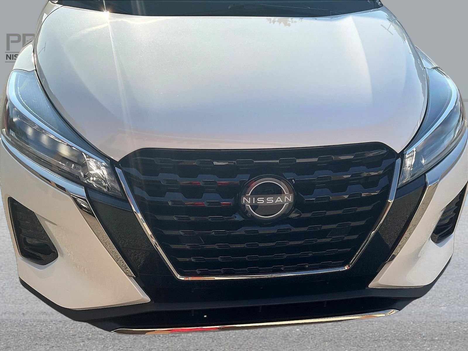 Used 2024 White Nissan SR image 35