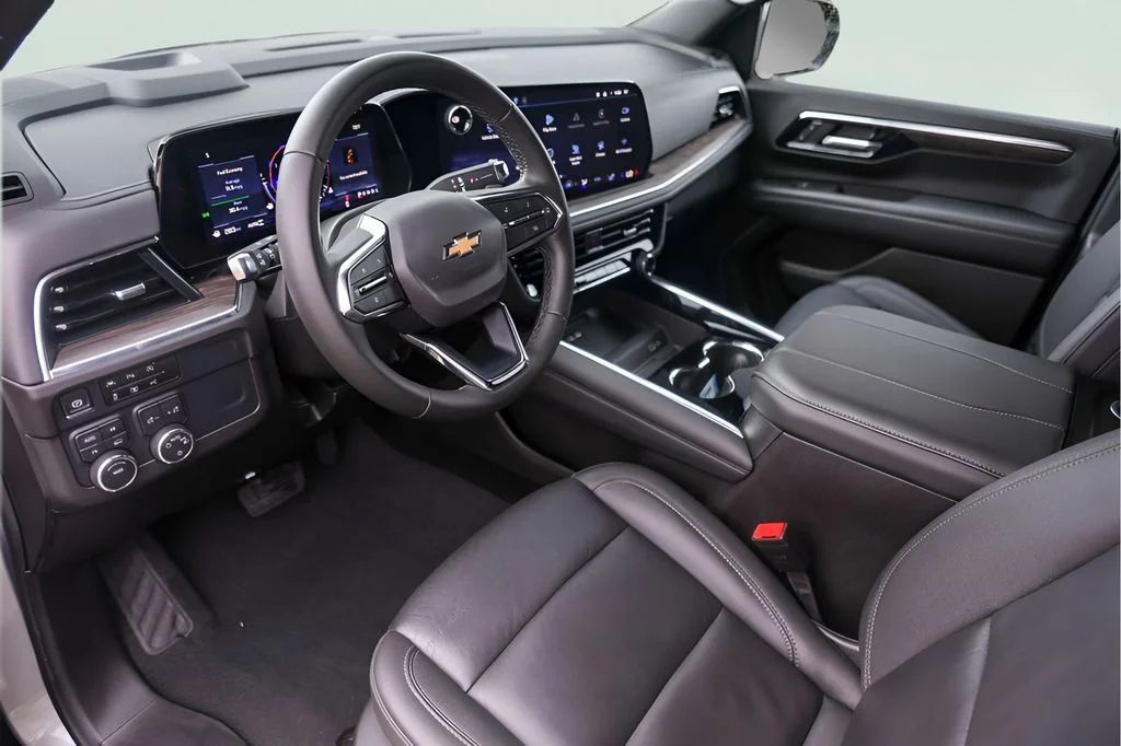 Used 2025 Gray Chevrolet LT image 13
