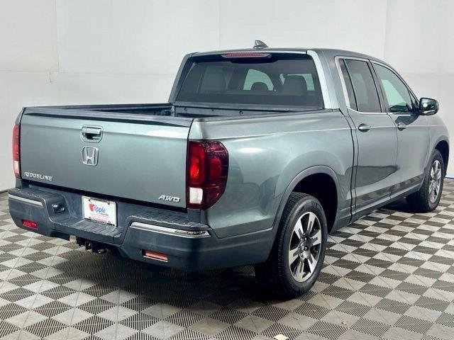 Certified Used 2017 Forest Mist Metallic Honda RTL image 4