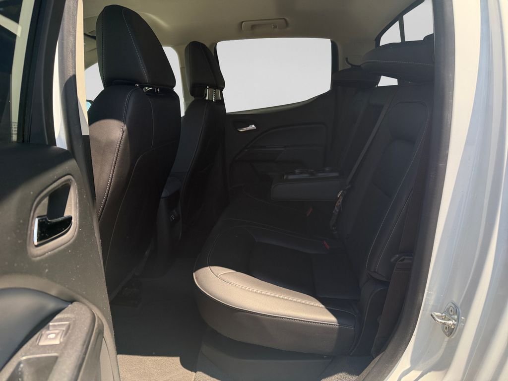 Used 2022 White Chevrolet Z71 image 16