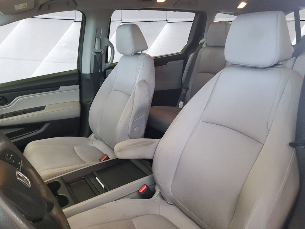 Used 2019  Honda EX image 8