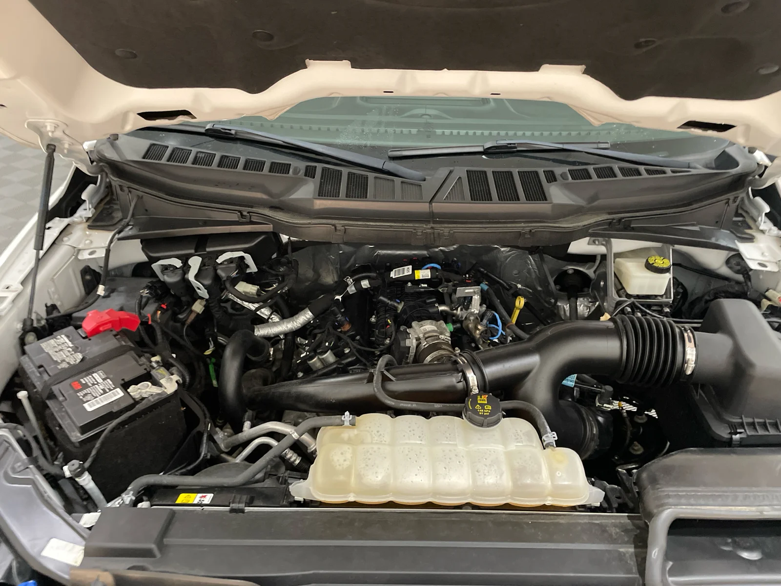 Used 2022 Oxford White Ford XLT image 28