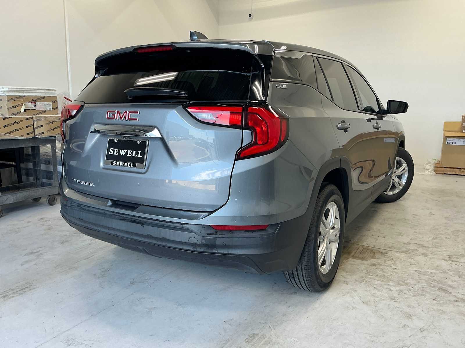 Used 2020 Satin Steel Metallic GMC SLE image 4