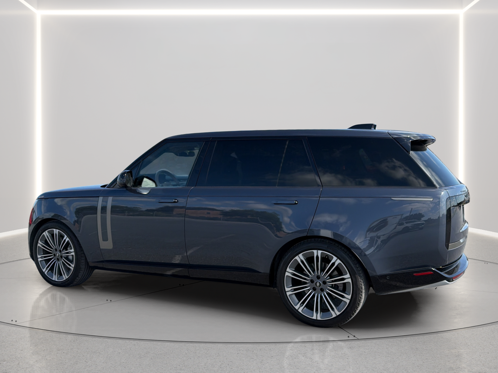 Used 2024 Blue Land Rover SE image 14