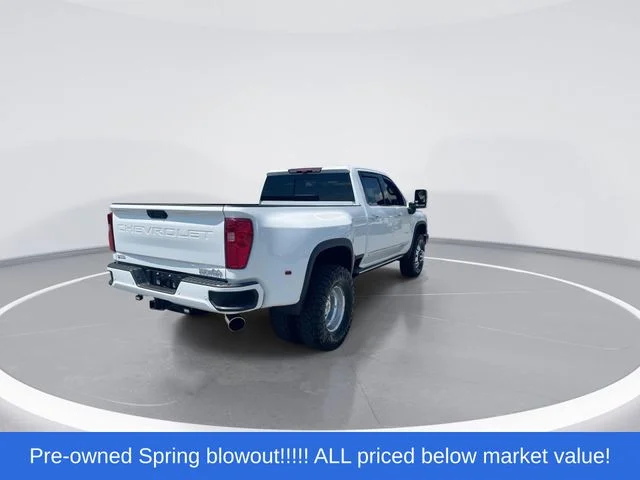 Used 2025 White Chevrolet High Country image 8