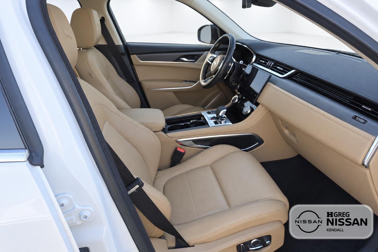 Used 2023 White Jaguar P250 S image 8