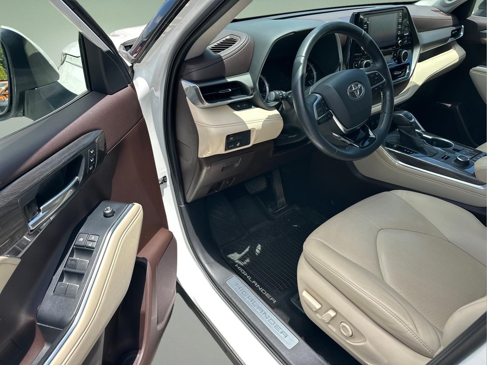 Used 2020 Blizzard Pearl Toyota Limited image 13