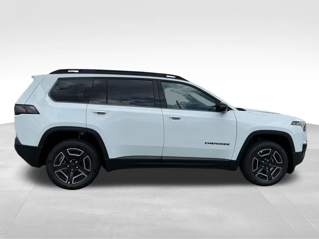 New 2026 Bright White Clear-Coat Exterior Paint Jeep Laredo image 28