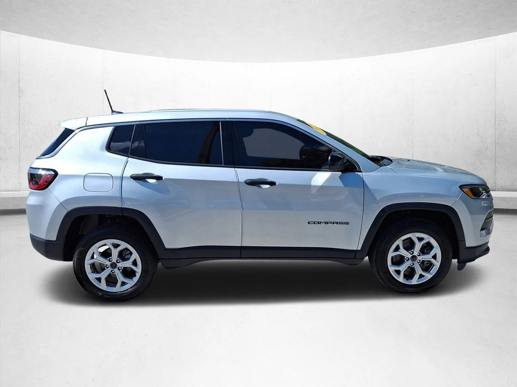 2025 Jeep Compass Sport - Photo 3
